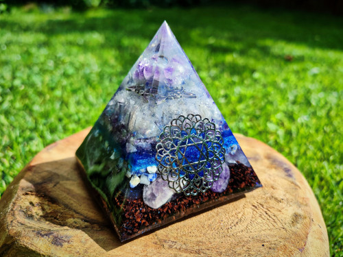 Orgonit velká pyramida, ametyst - křišťál