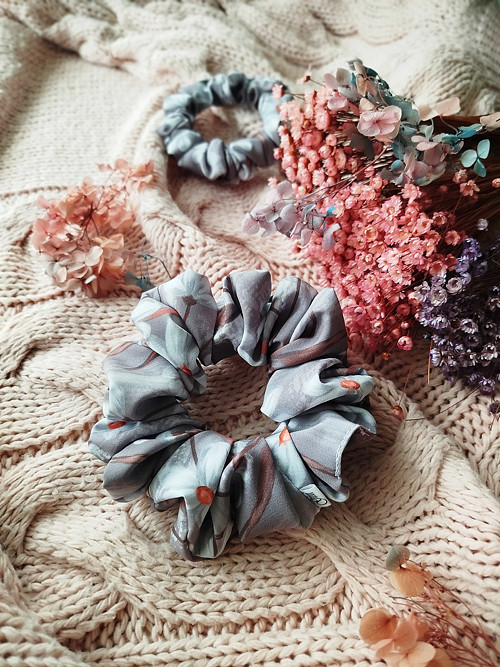 Gini HEDVÁBNÁ scrunchie M- LATÉ KOPRETINY
