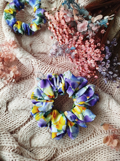 Gini HEDVÁBNÁ scrunchie M- MACEŠKY