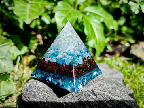 Orgonit pyramida, AQUA AURA a apatit