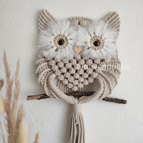 Macramé Sova velká s ovčím rounem — foto 1