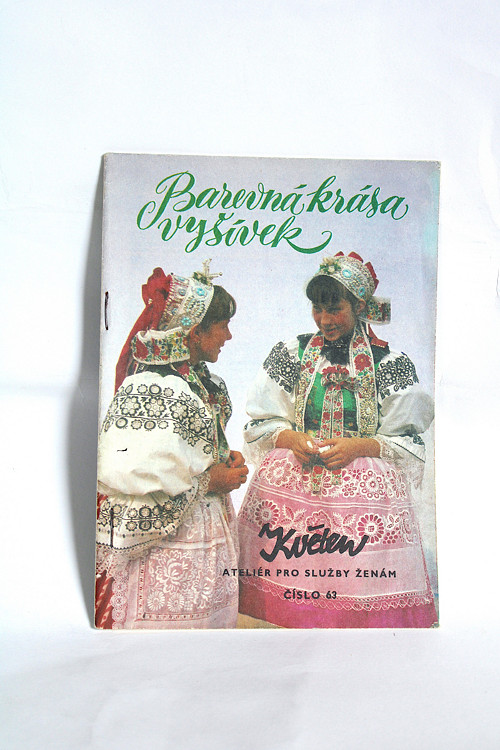 Sešit Barevná krása vyšívek, Ateliér Květen č. 63