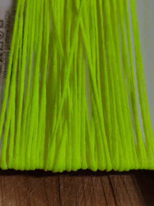 Kreativní šnůrka šíře 1mm voskovaná zel.neon