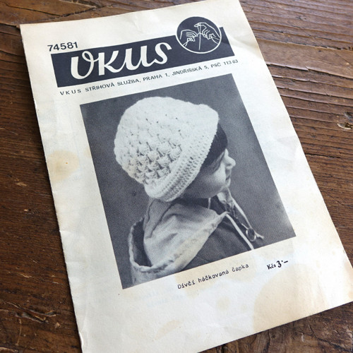 VKUS 74581 ... Háčkovaná dívčí čapka — foto 1