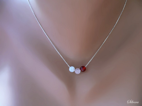 Stříbrný 925 řetízek Růženín,Karneol,Měsíční kámen
