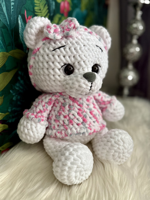 Háčkovaný medvídek cca 38 cm