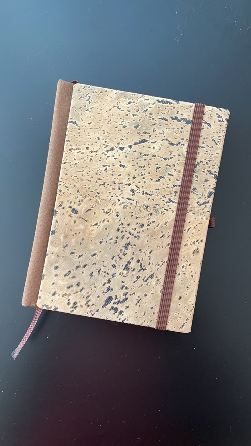 Journal zápisník A6 s tečkami - hnědý