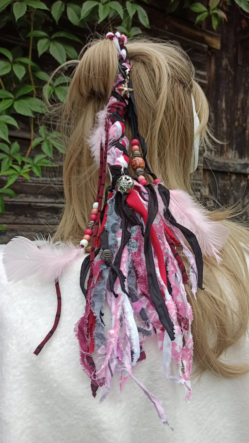 Hairwrap s peříčky, korálky a přívěsky
