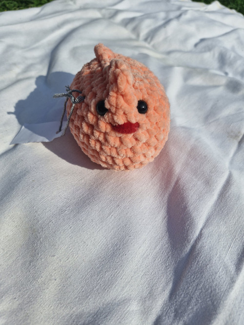 Háčkovaná slepička, oranžová, 13 cm