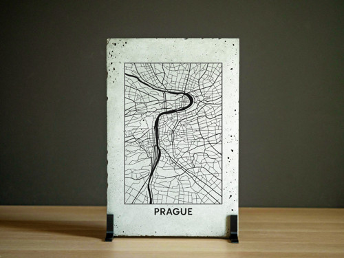 Betonová mapa Prahy z betonu – umění na stěnu