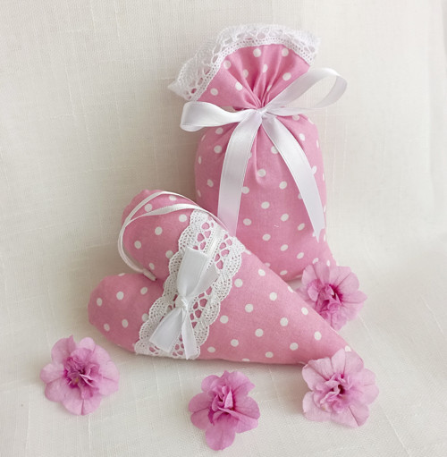 Růžová s puntíky a krajkou + bylinky