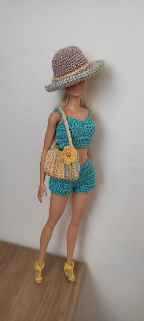 Klobouček s kabelkou pro Barbie