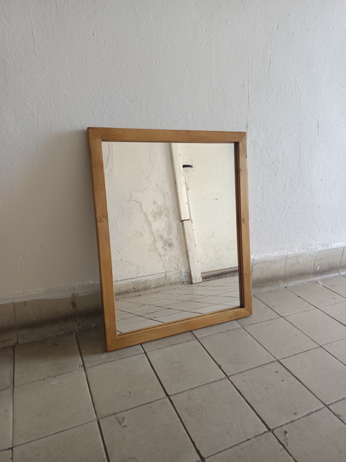 Dřevěné zrcadlo 60 x 50 cm