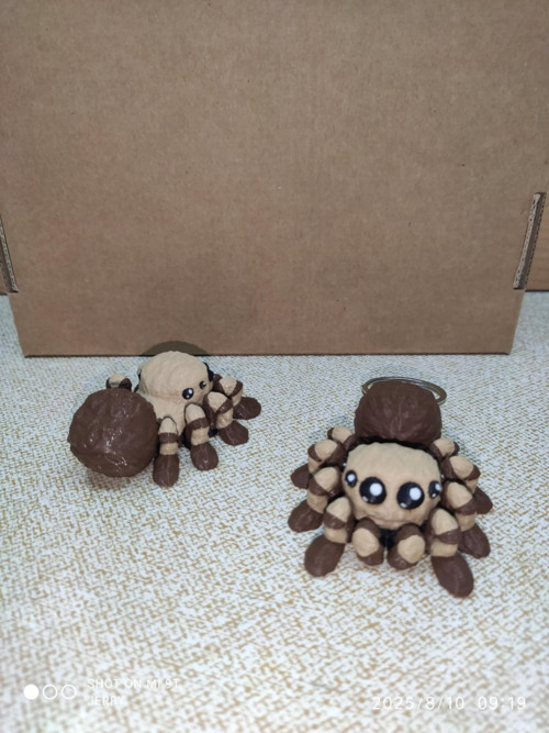 Malá tarantule - postavička/klíčenka
