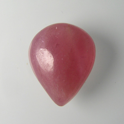 Přírodní Rubín, kabošon, 7,06 ct., 13,5x11,0x5,3mm