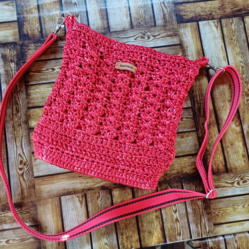 Červená Crossbody