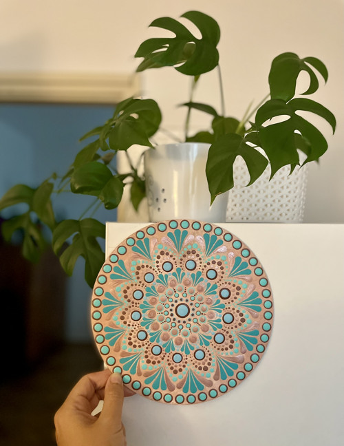 Mandala Mezi vodou a zemí 1 - ručně malovaná 20 cm