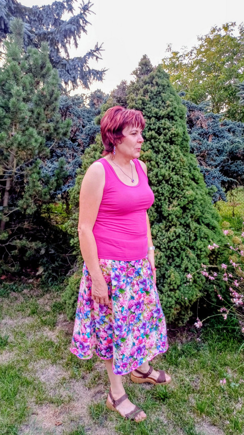 Sukýnka růžové kvéty áčková- velikost 38