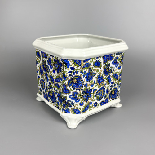 Porcelánový květináč