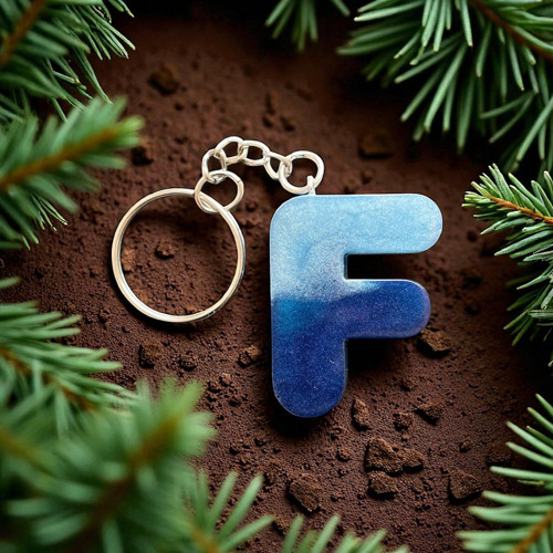 Přívěsek – písmeno F