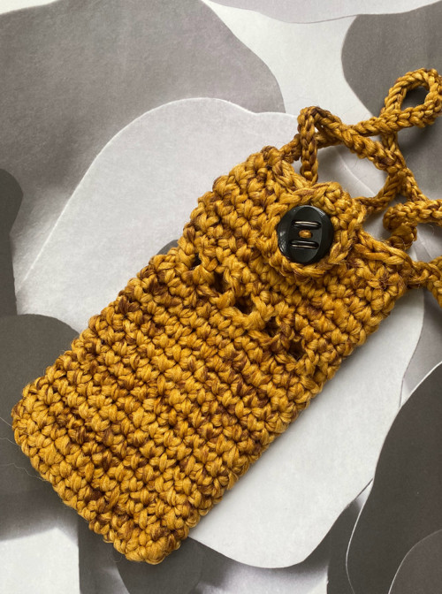 Háčkovaná kabelka na telefon