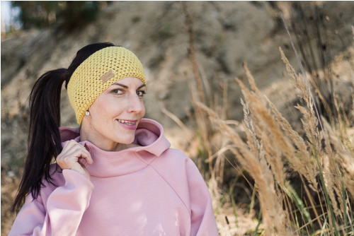 Čelenka ze 100 % merino vlny LOVE - citronová