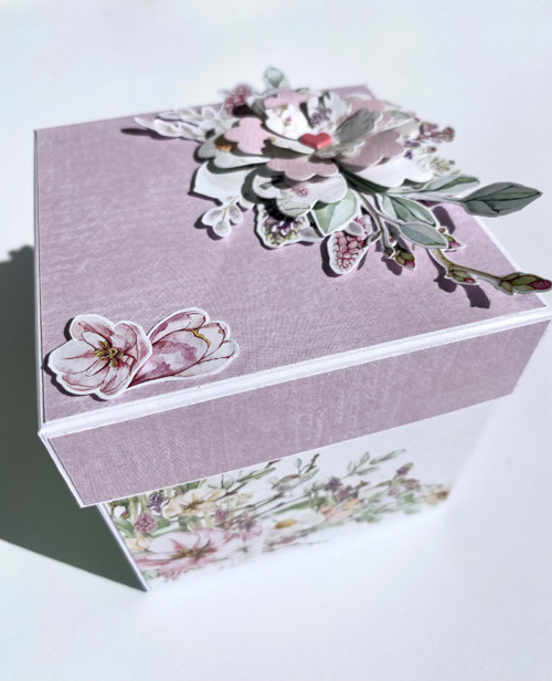 Exploding box "Mama"