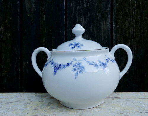 Květy modré...porcelánová dóza, cukřenka
