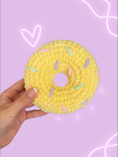 Háčkovaný donut (žlutý) — foto 1