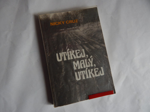 2 křesťanské knihy - Utíkej,malý, utíkej. VĚŘÍM.
