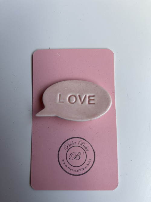 Porcelánová brož “LOVE”- růžová