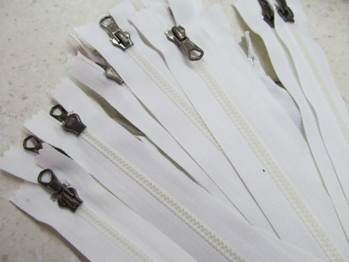 ZIP délka 25 cm