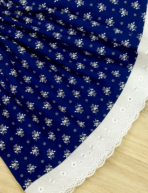 Folklórní sukýnka délka 30 cm