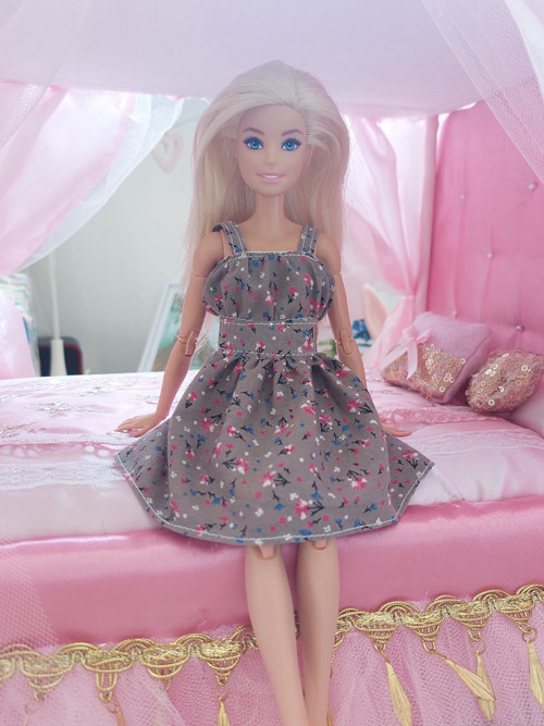 Šaty pro barbie plesové — foto 1
