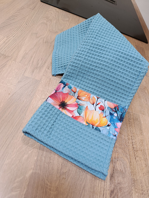 Kuchyňská utěrka s designovým pruhem Light blue