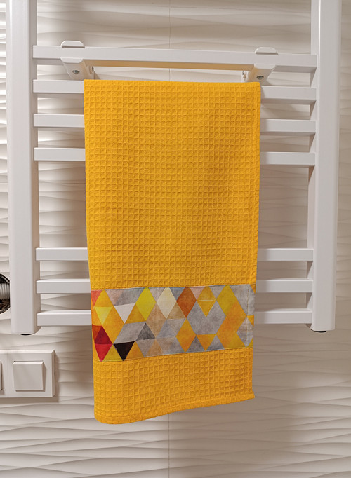 Sada ručníků s designovým pruhem Yellow triangle