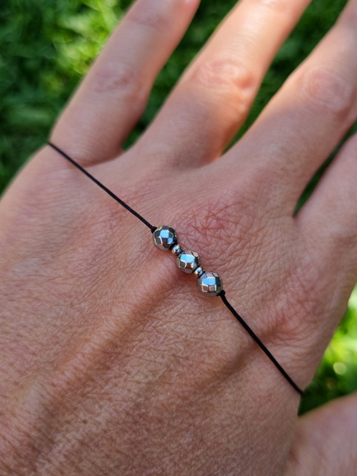 Náramek HEMATIT posuvný 4mm