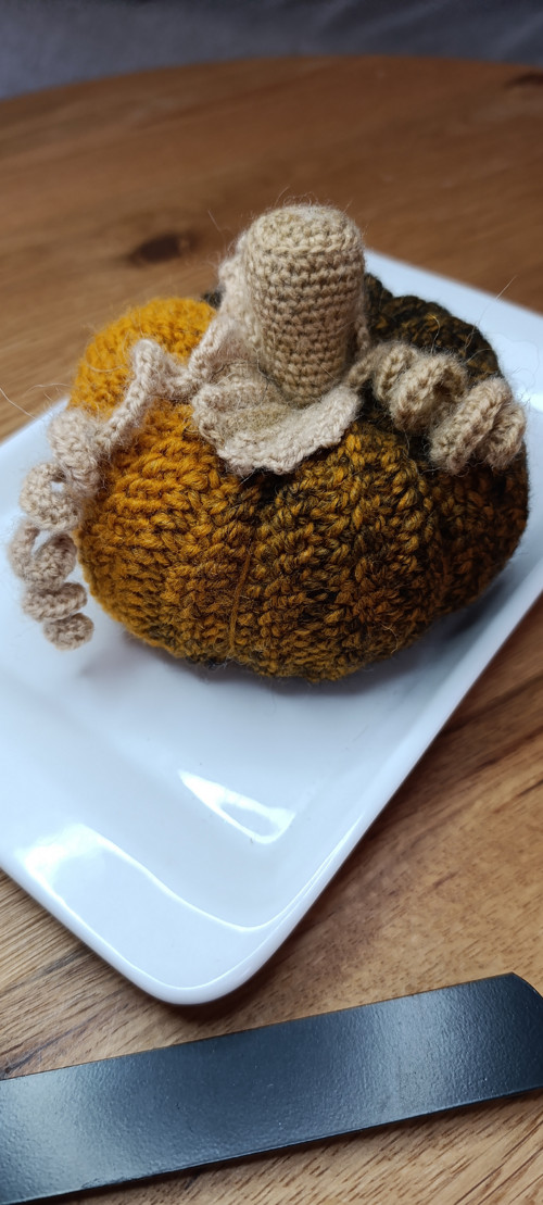 Háčkovaná dýně obvod 40 cm