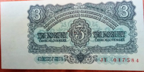 3 koruny — foto 1