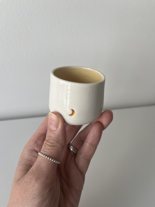 Porcelánový kalíšek MĚSÍC — foto 1