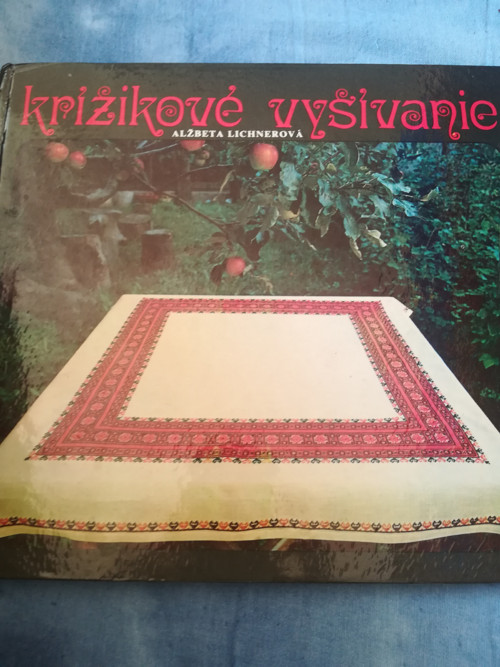 A. Lichnerová Krizikove vyšívanie