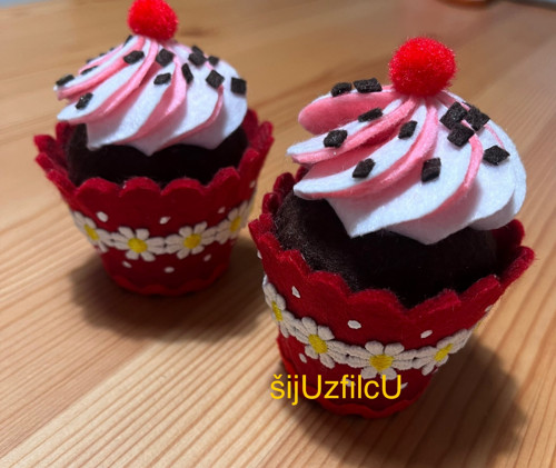 Hračka z filcu do kuchyňky - CUPCAKE
