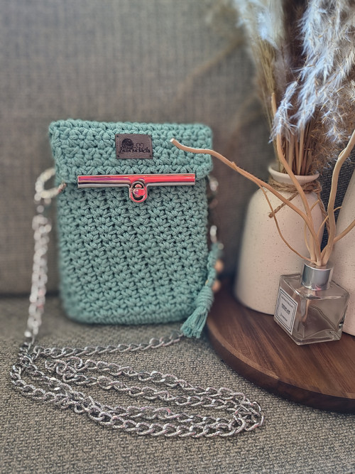 Háčkovaná crossbody kabelka