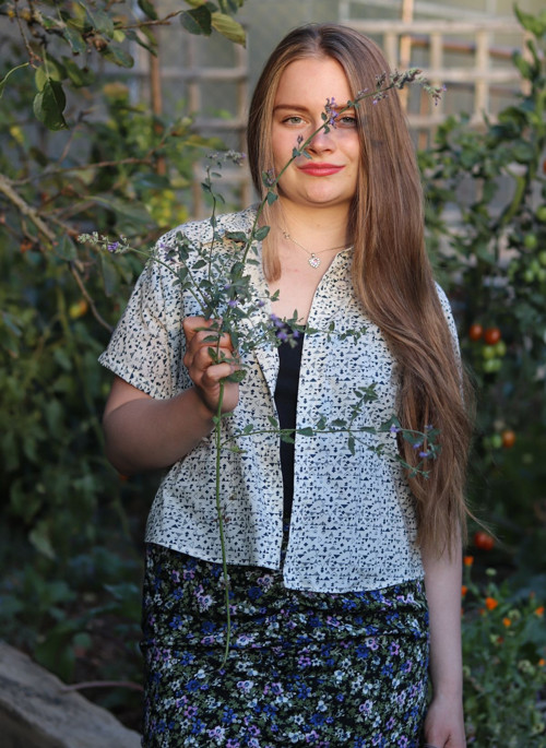 Halenka Dívka se šantou