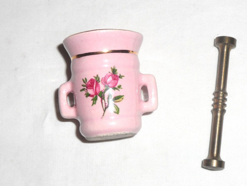 Růžový porcelán, zlacený HMOŽDÍŘ a kovový tlouk