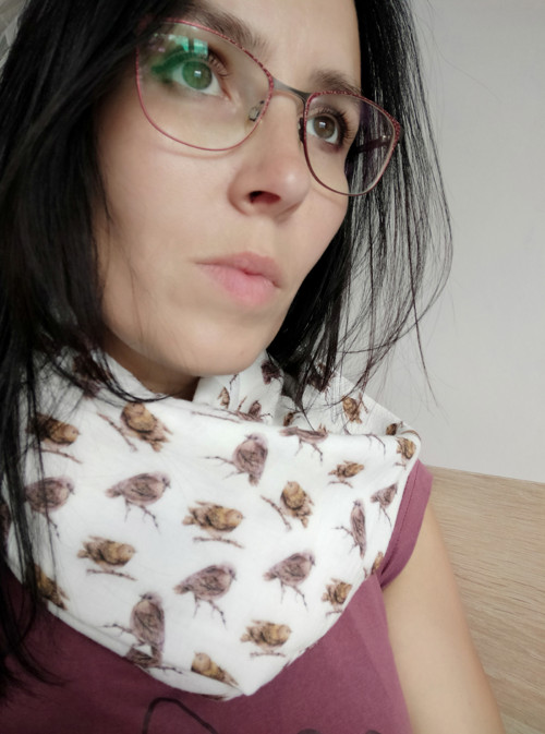 Dámský nákrčník s ptáčky — foto 1