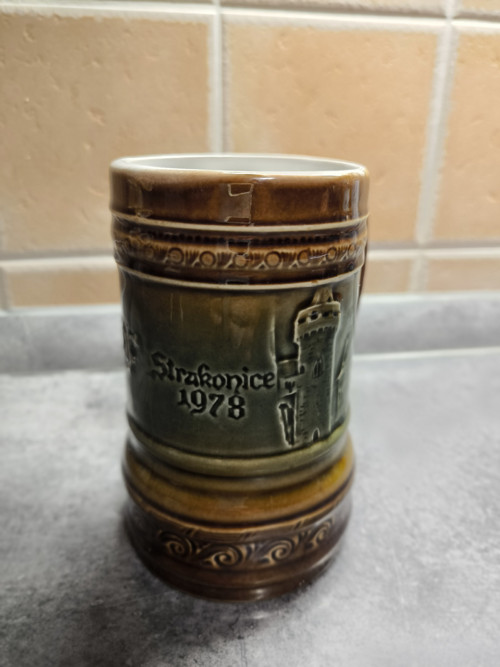 Keramický korbel Strakonice