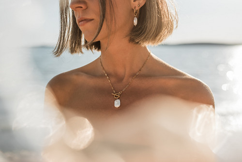 Hannah - zlatý náhrdelník s hranatou perlou