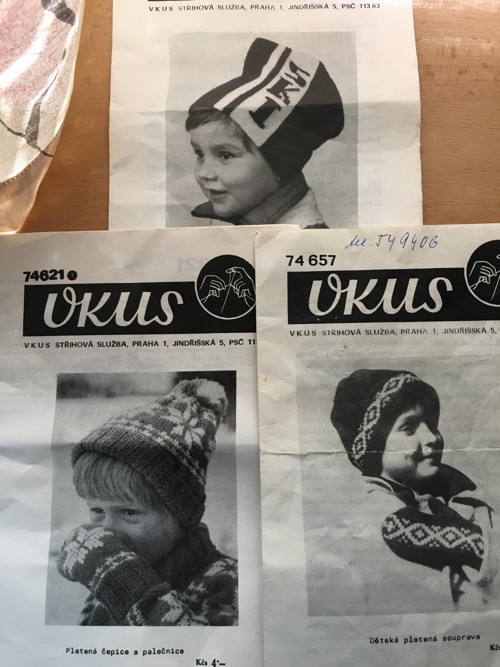 Návody Vkus na pletení čepic a rukavic, 3 ks