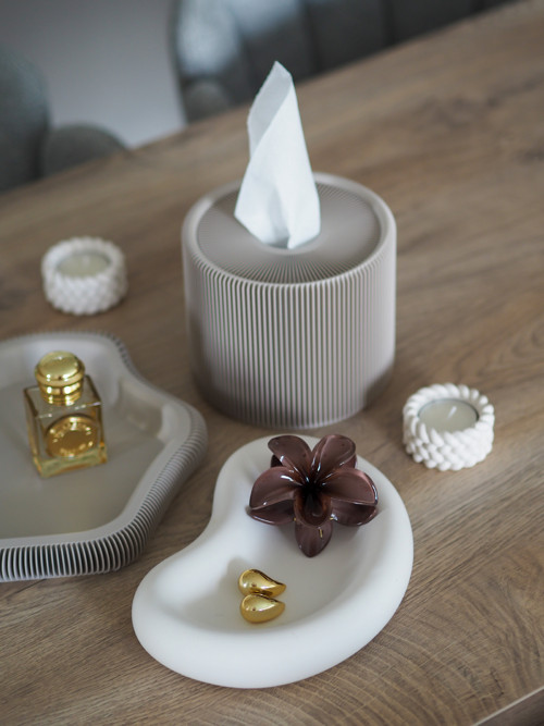 Masivní hygge minimalistický podnos jesmonite